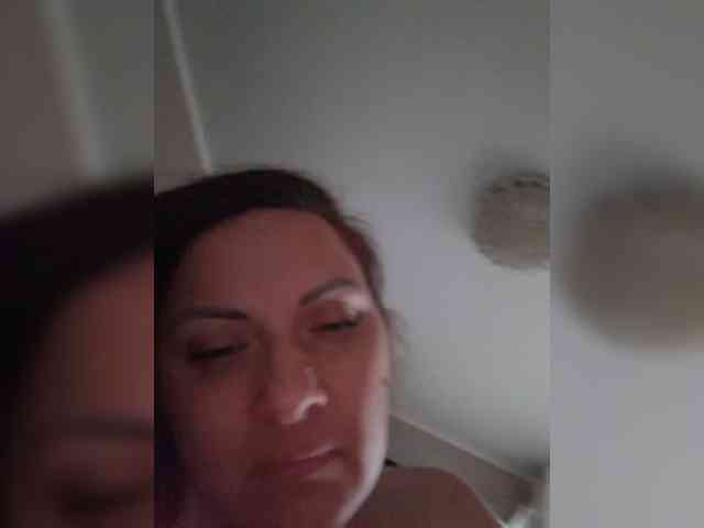 SonyaManya webcam