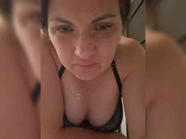 SonyaManya webcam
