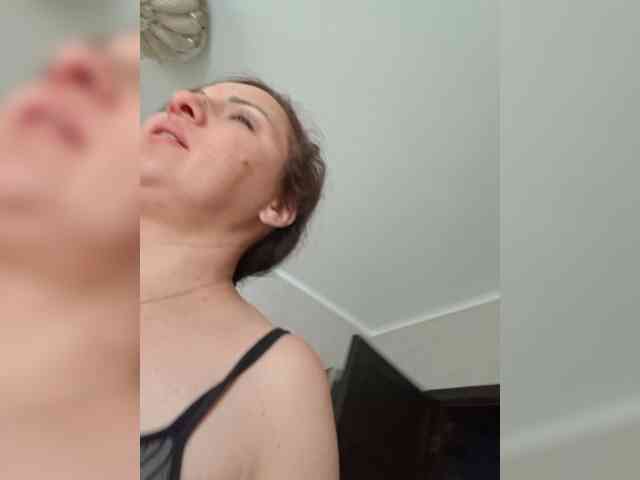 SonyaManya webcam