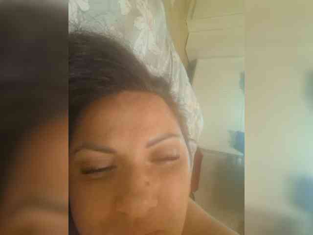 SonyaManya webcam
