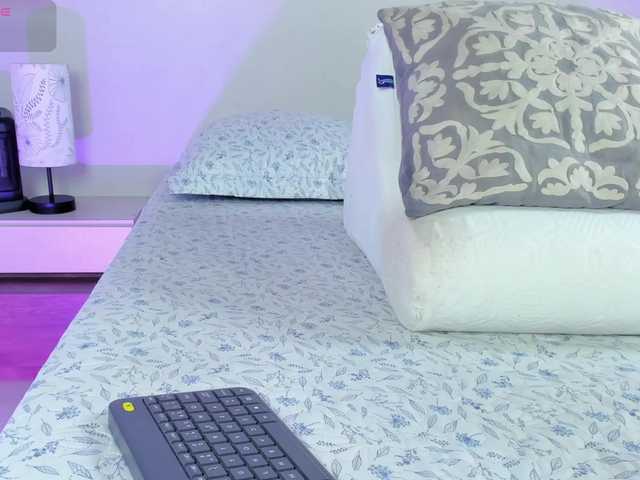 -fullmoon live cam on BongaCams