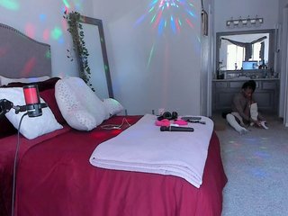 Yiauana Porn Show