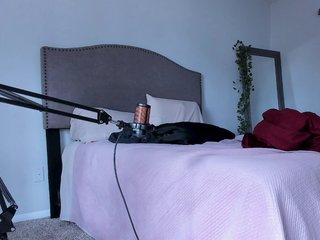 Yiauana Porn Show