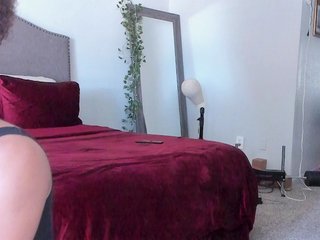 Yiauana Porn Show