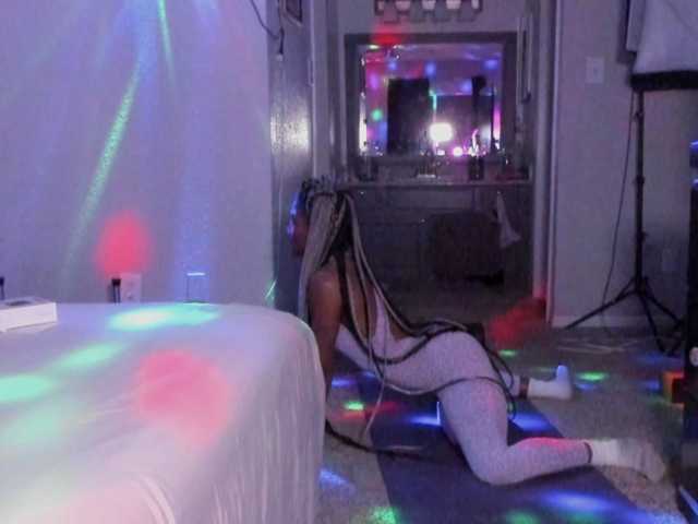 yiauna live cam on BongaCams