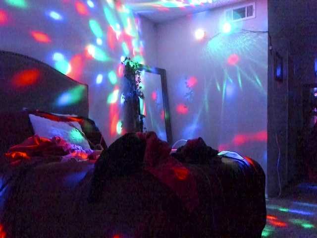 Yiauana live webcam show