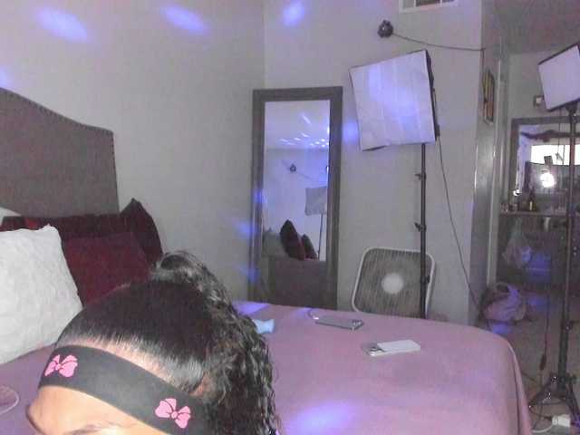 Yiauana's BongaCams show and profile