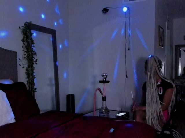 yiauna live cam on BongaCams