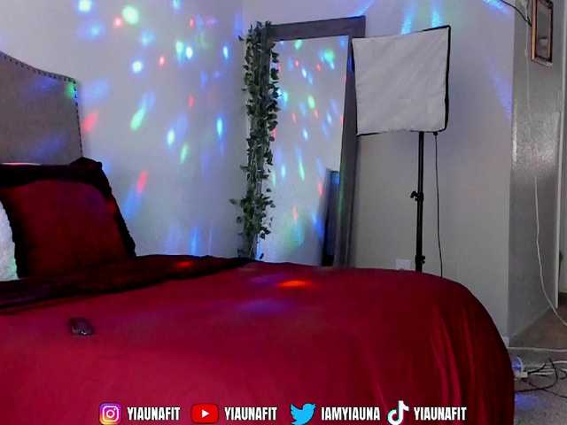 Yiauana live cam on BongaCams