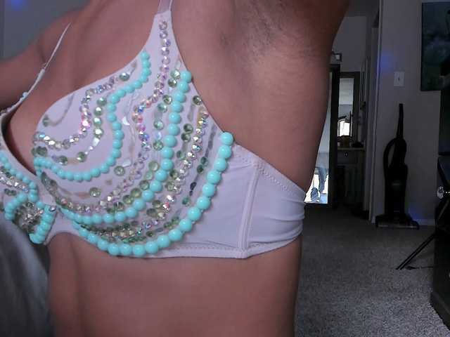 Yiauana live cam on BongaCams