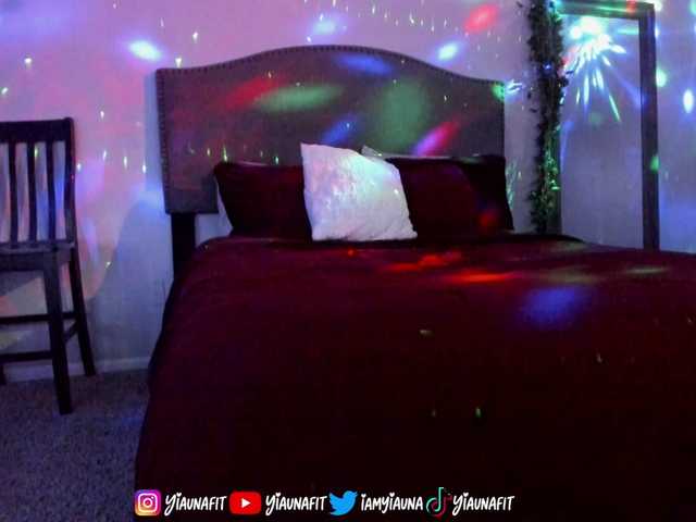 Yiauana live cam on BongaCams