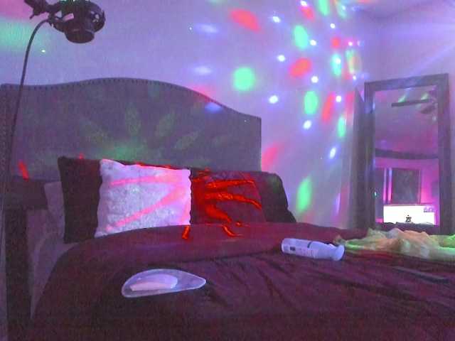 Yiauana's BongaCams show and profile