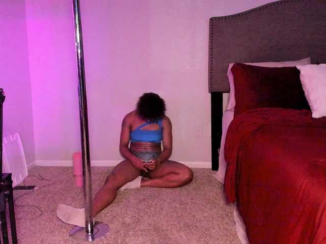 Yiauana live cam on BongaCams