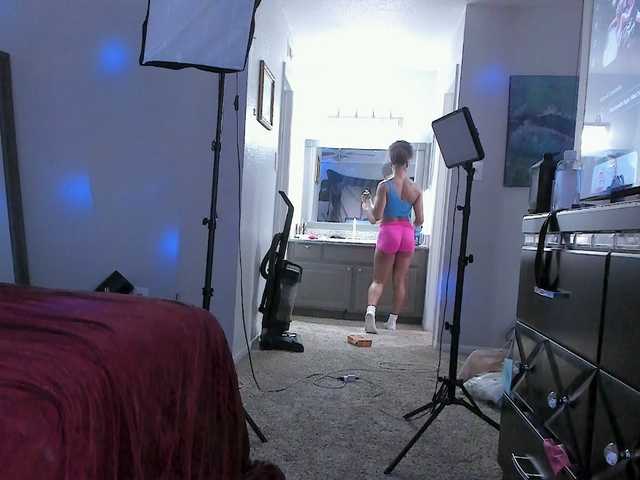 Yiauana live webcam show
