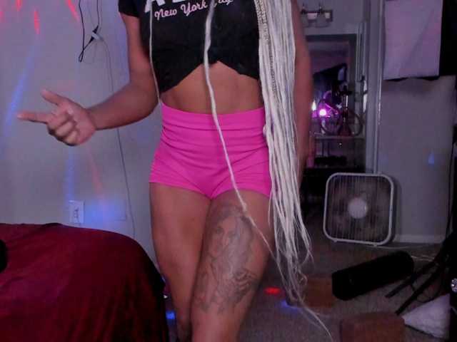 yiauna live cam on BongaCams