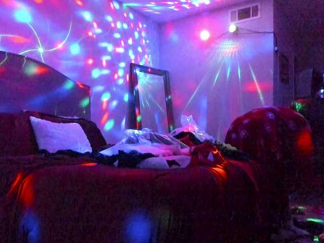 Yiauana live webcam show