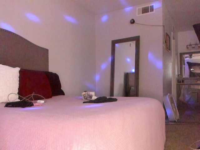 Yiauana's BongaCams show and profile