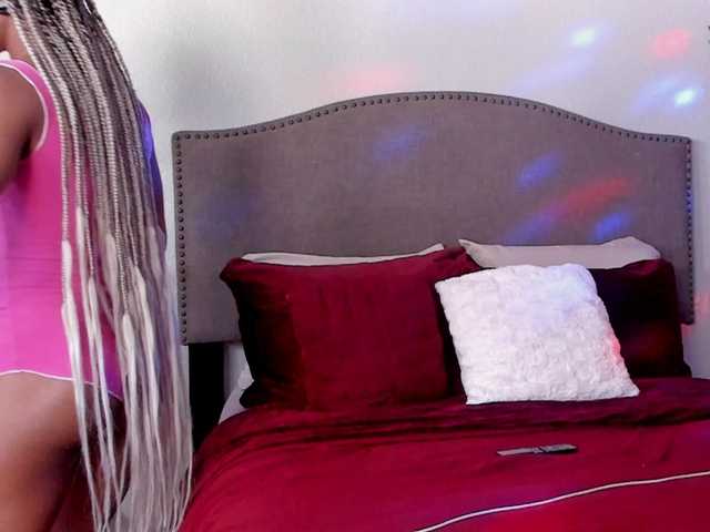 Yiauana live cam on BongaCams