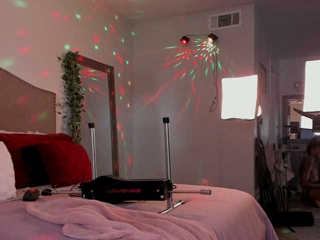 yiauna live cam on BongaCams
