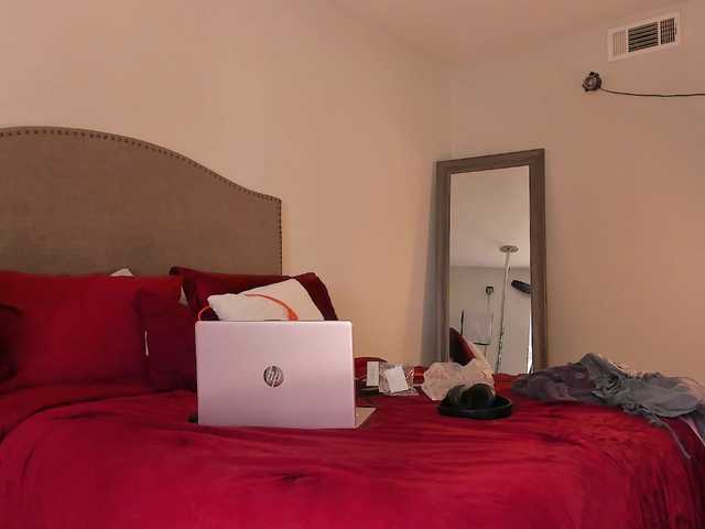 Yiauana's BongaCams show and profile