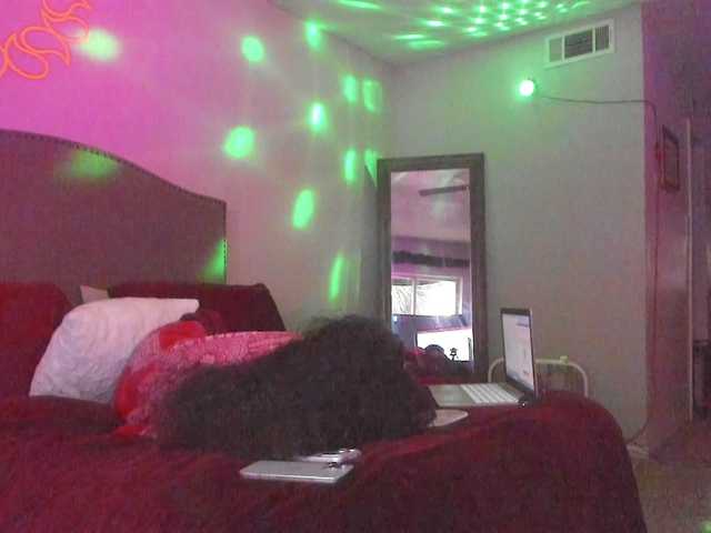 Yiauana's BongaCams show and profile