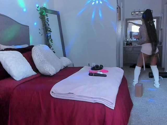 Yiauana live cam on BongaCams