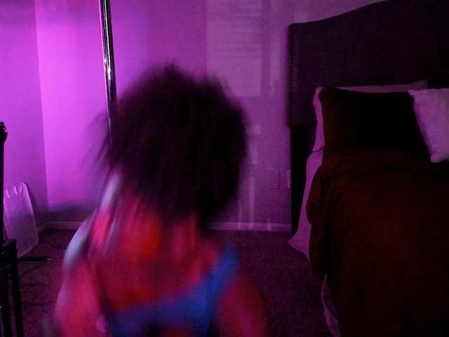 yiauana live sex show