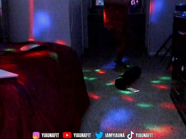 Yiauana live cam on BongaCams