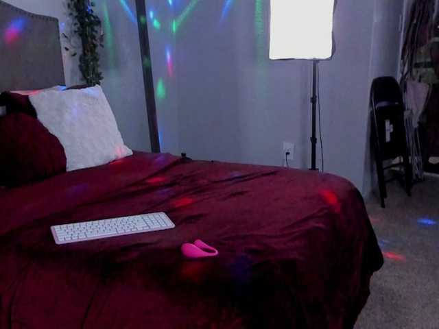 yiauna live cam on BongaCams