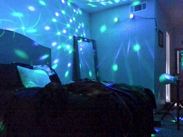 Yiauana live webcam show