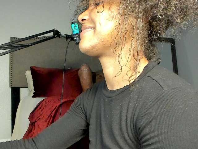 Yiauana live webcam show