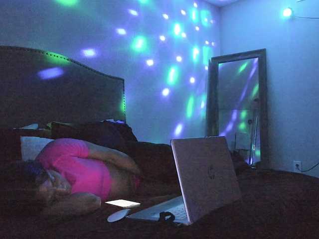 Yiauana's BongaCams show and profile