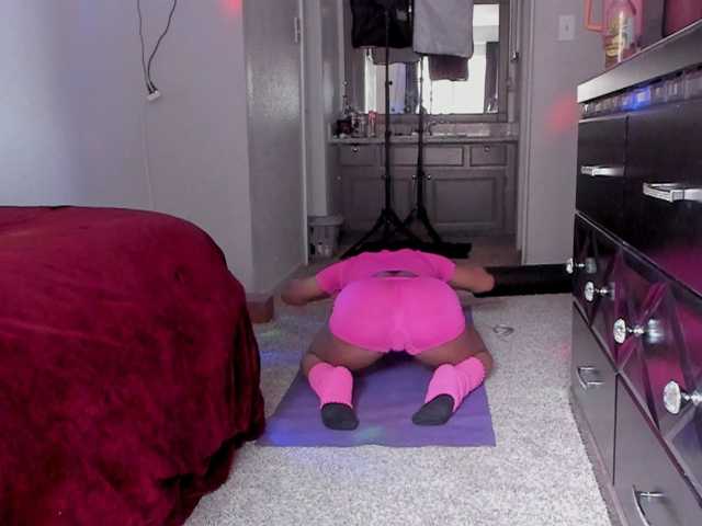 yiauna live cam on BongaCams