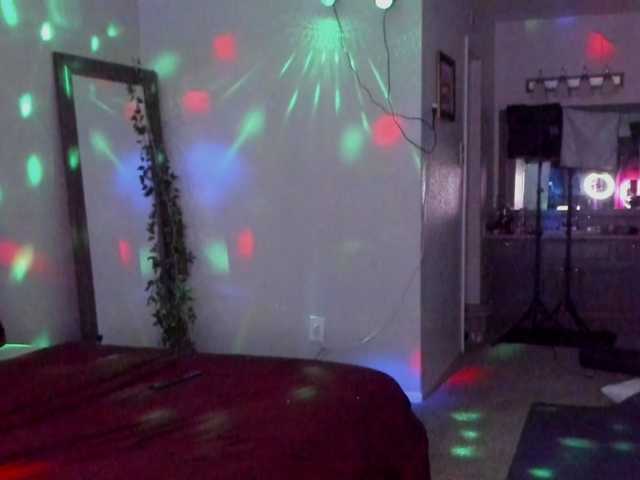 yiauna live cam on BongaCams