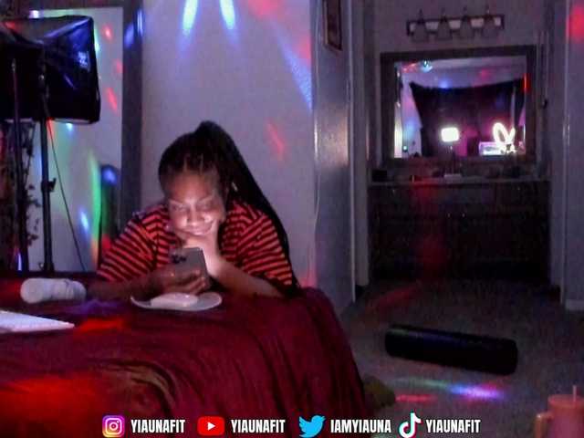 Yiauana live cam on BongaCams