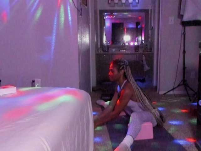 yiauna live cam on BongaCams