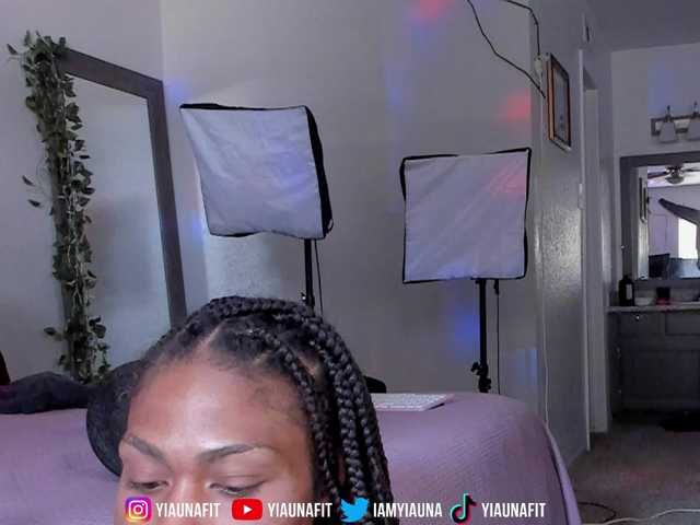 Yiauana live cam on BongaCams