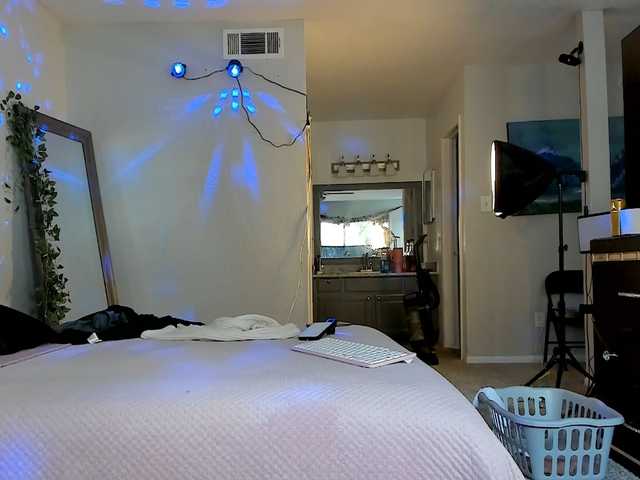 Yiauana live cam on BongaCams