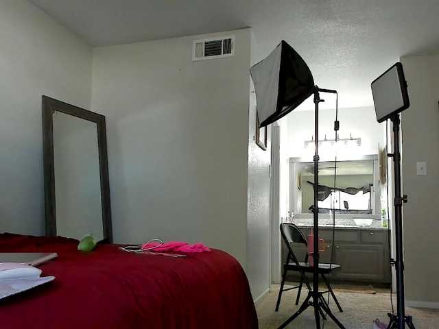 Yiauana live webcam show