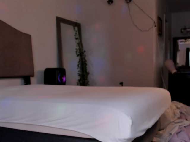 yiauna live cam on BongaCams