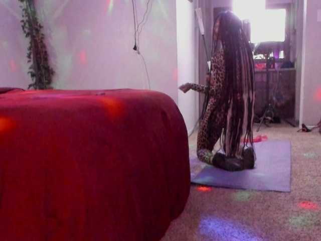 yiauna live cam on BongaCams