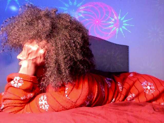 Yiauana live cam on BongaCams