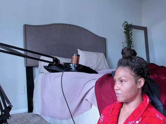 Yiauana live cam on BongaCams