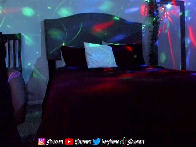 Yiauana live cam on BongaCams