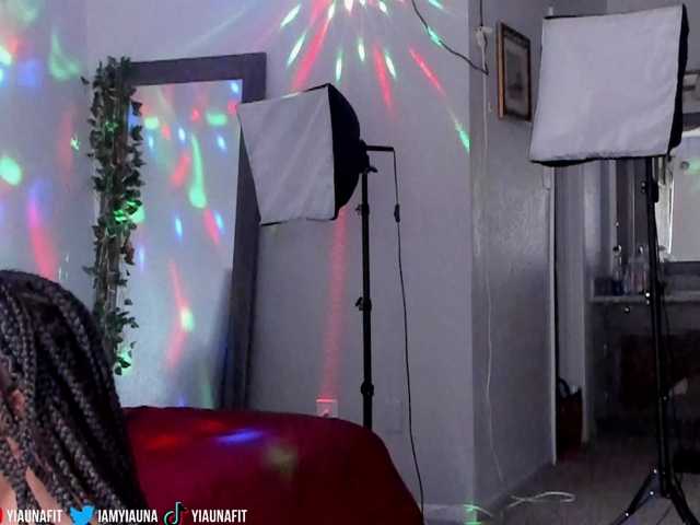 Yiauana live cam on BongaCams