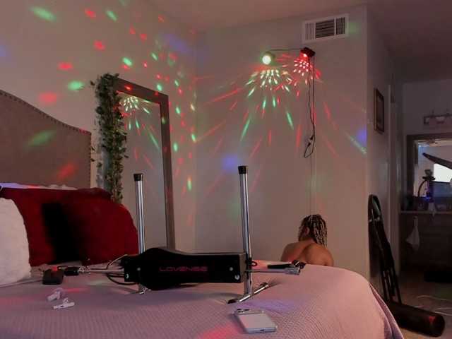 yiauna live cam on BongaCams