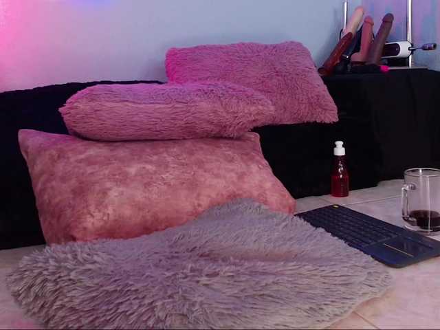 giordanapinoo live cam on BongaCams