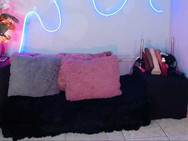 giordanapinoo live cam on BongaCams