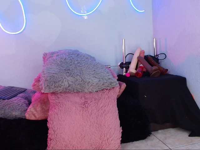 giordanapinoo live cam on BongaCams