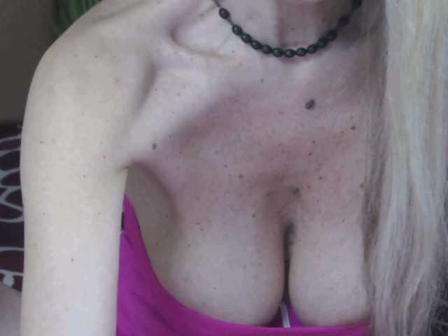 AngelCumsxxx live cam on BongaCams